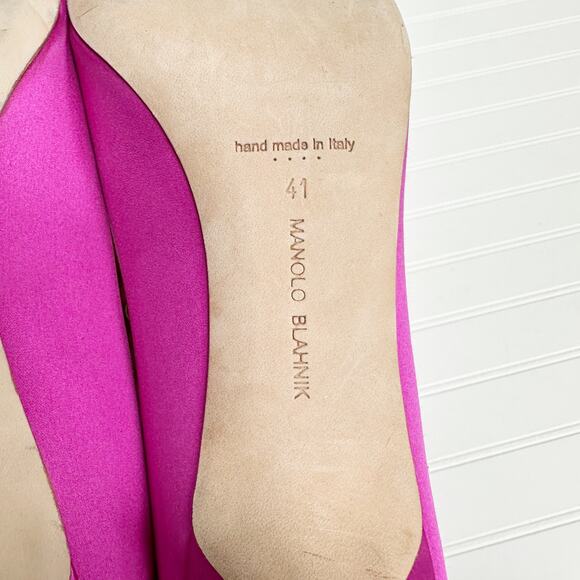 Manolo Blahnik Hangisi 70 Magenta Purple Satin Crystal Buckle Pumps Heels 41 - Picture 6 of 9